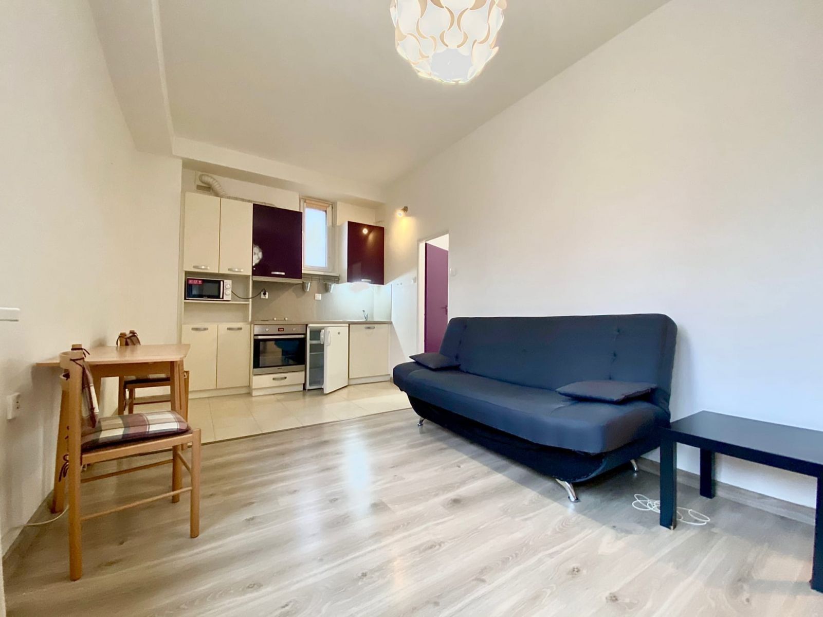 Pronájem byt 1+kk - Azalková, Praha, 33 m²