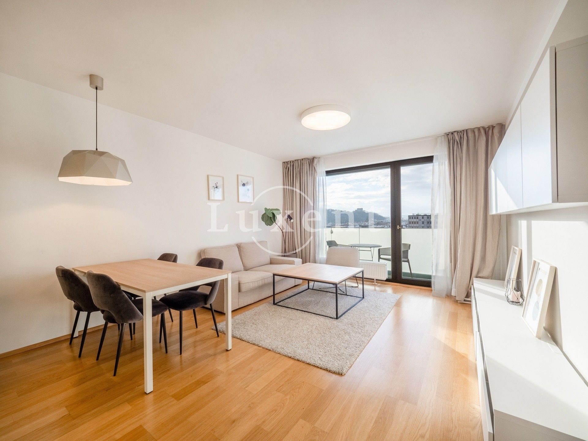 2+kk, Nekvasilova, Praha, 56 m²