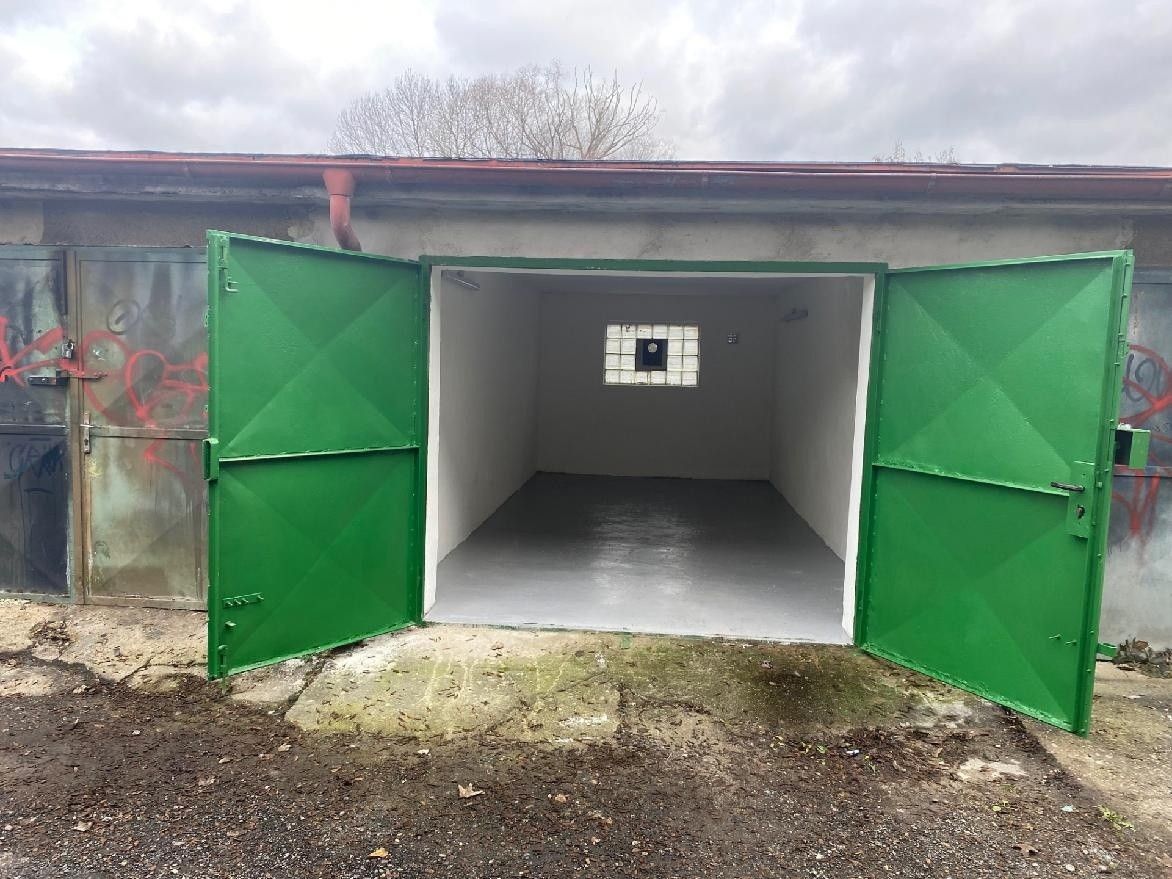 Garáže, Děčín, 405 02