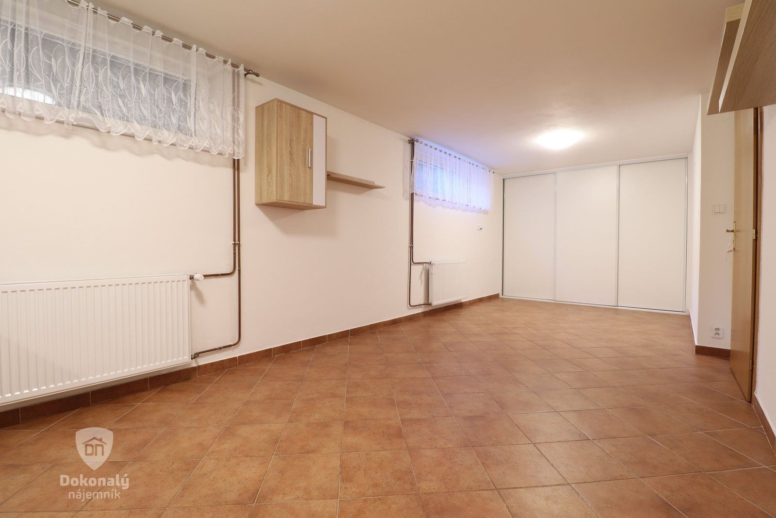 Pronájem byt 1+kk - K náměstí, Praha, 33 m²