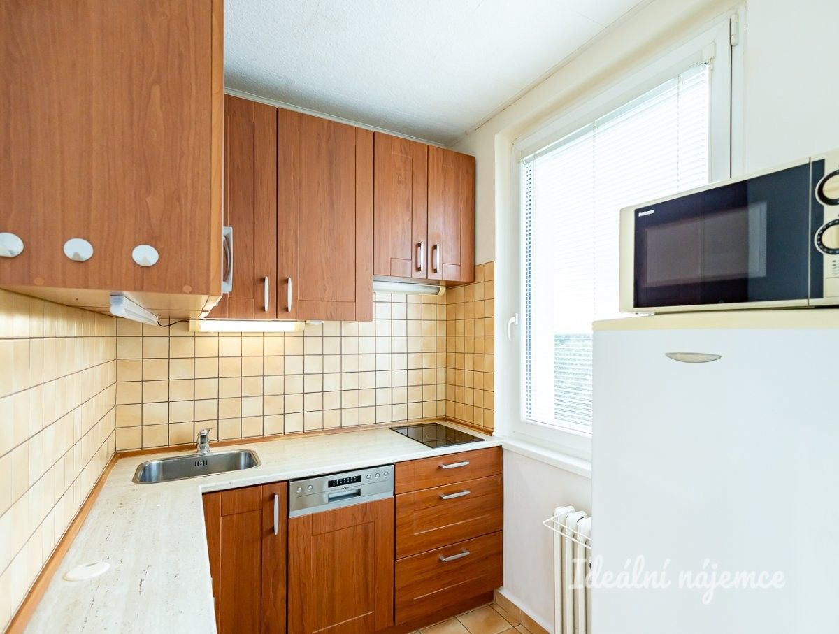 Pronájem byt 1+1 - Mikulova, Praha, 29 m²