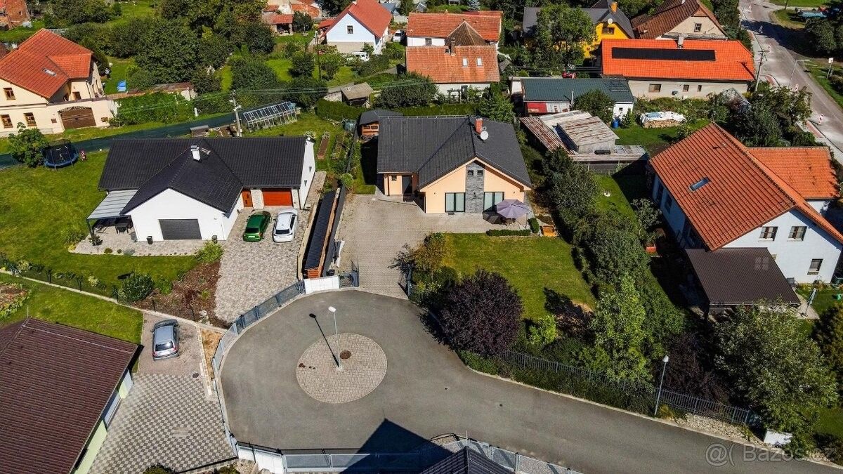 Rodinné domy, Hrušová, 565 55