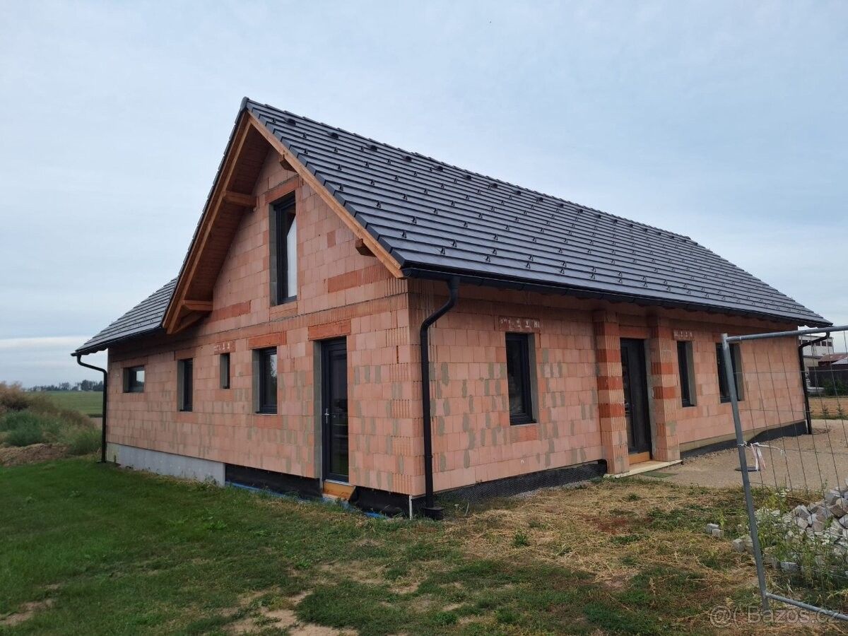 Prodej dům - Dačice, 380 01, 2 400 m²