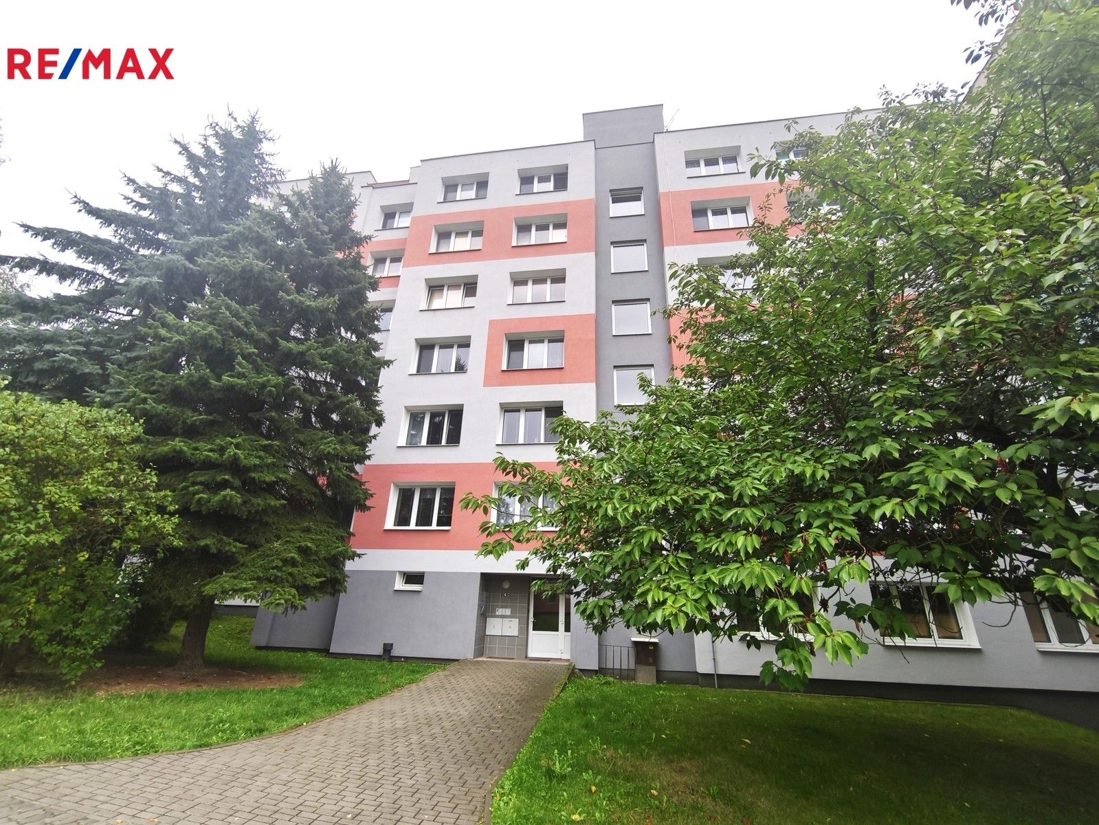 1+1, sídliště Vajgar, Jindřichův Hradec, 48 m²