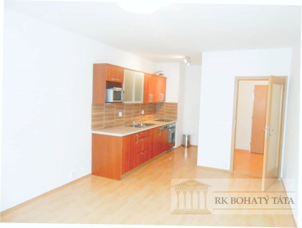 Pronájem byt 2+kk - Zrzavého, Praha, 46 m²