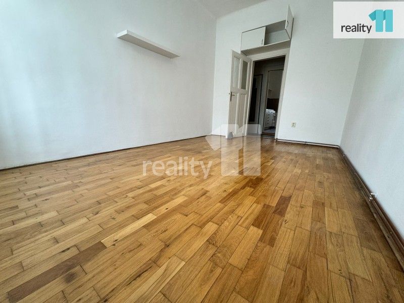 Pronájem byt 1+1 - U Harfy, Praha, 45 m²