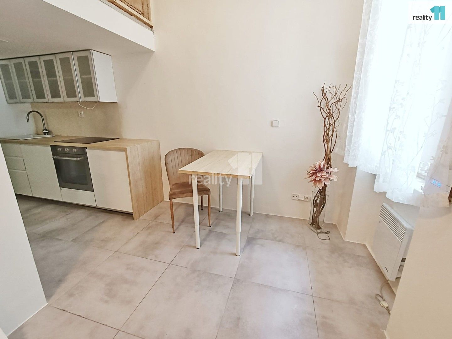 1+kk, Drnovská, Praha, 27 m²