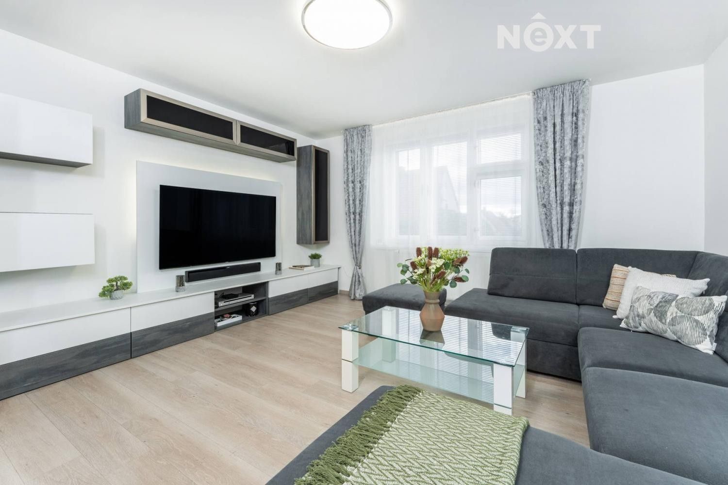 Prodej rodinný dům - Nezvalova, Benešov, 242 m²