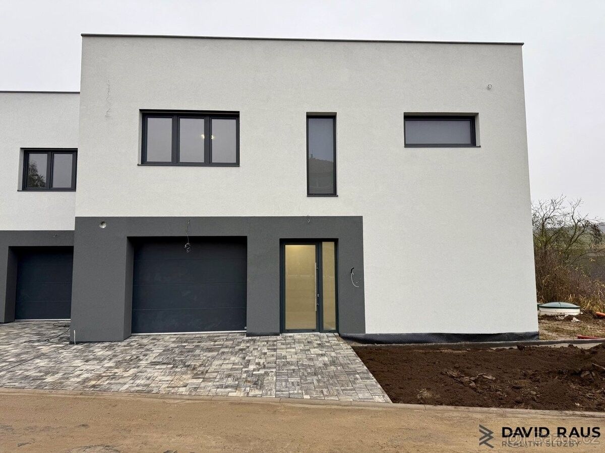 Rodinné domy, Klobouky u Brna, 691 72