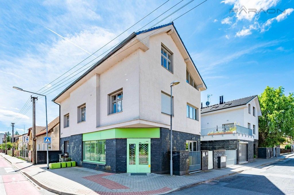 Prodej dům - Neratovice, 898 m²
