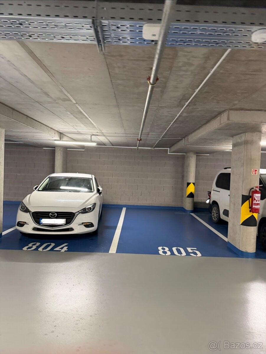 Garáže, Praha, 143 00