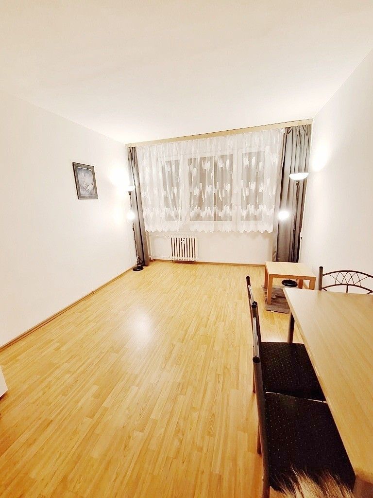 Pronájem byt 1+kk - Káranská, Praha, 28 m²