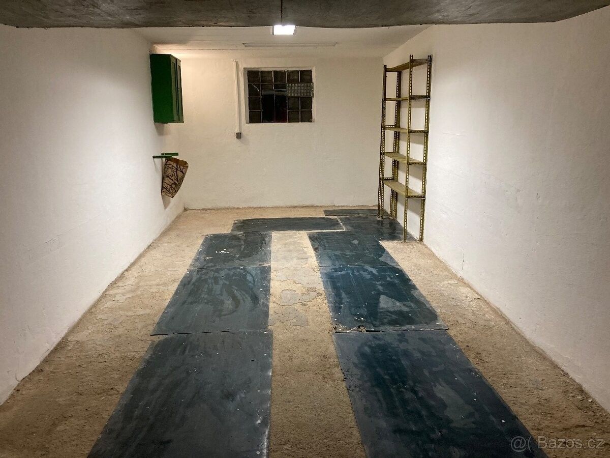 Garáže, Poděbrady, 290 01