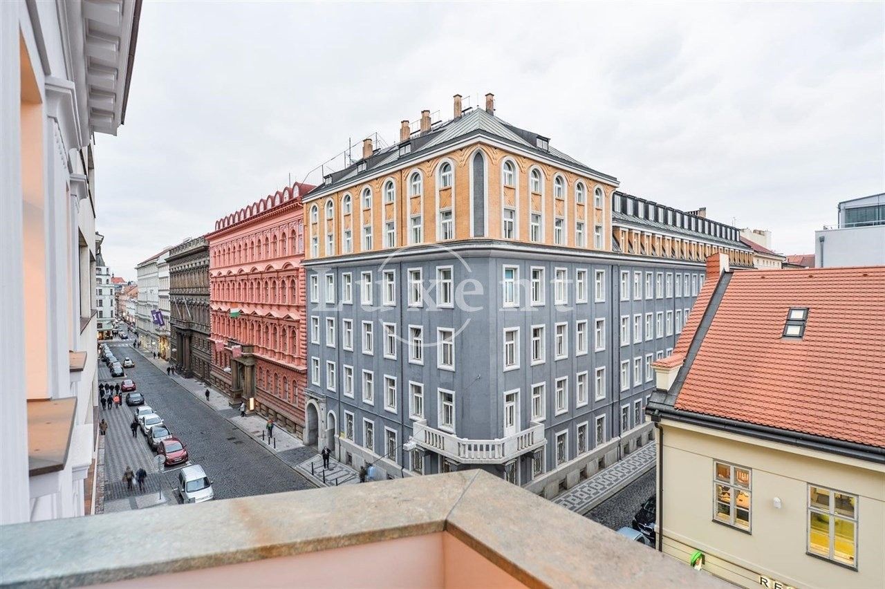 Pronájem kancelář - Politických vězňů, Praha, 117 m²