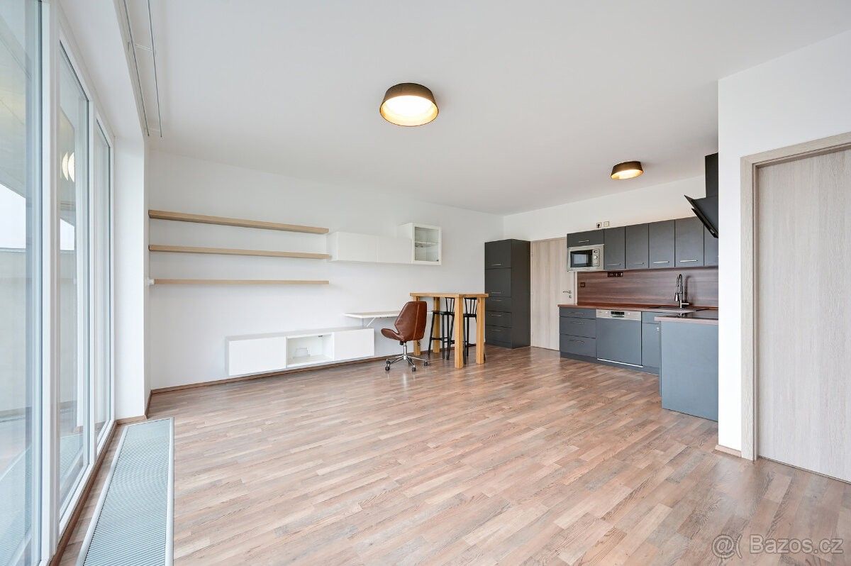 2+kk, Praha, 102 00, 56 m²