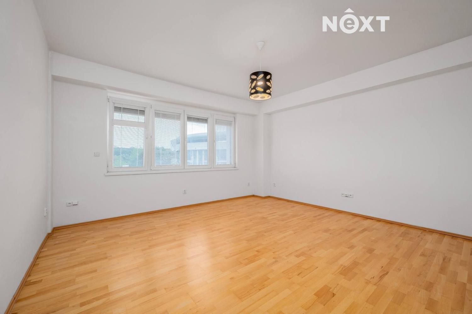 Prodej byt 2+1 - Vladivostocká, Praha, 55 m²