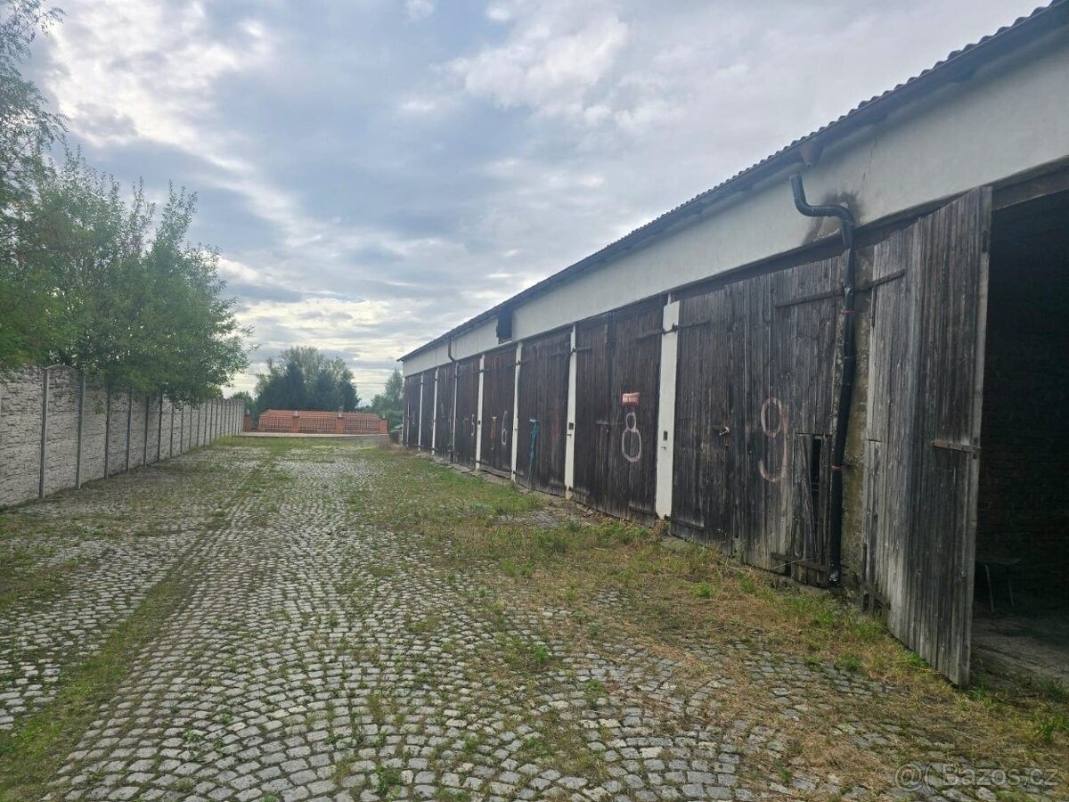 Garáže, Všetaty, 277 16