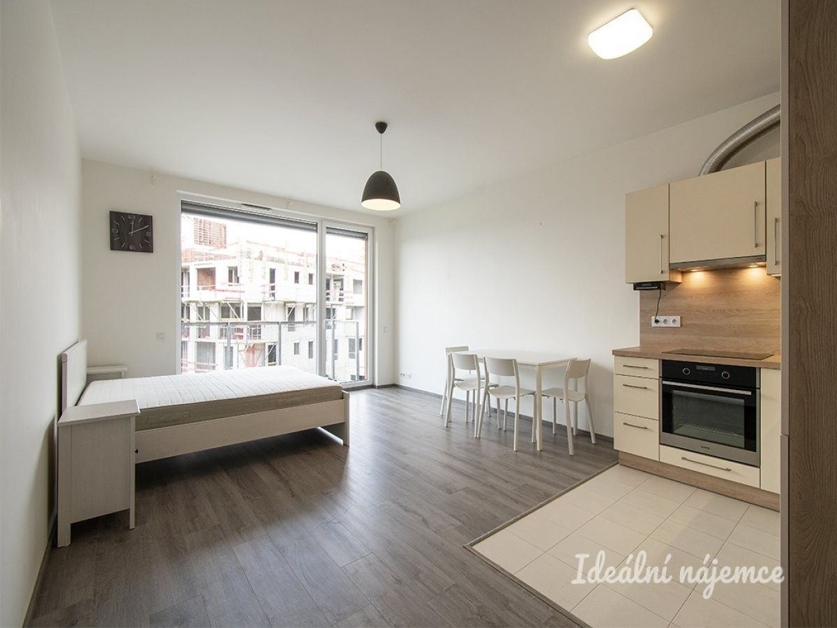 Pronájem byt 1+kk - Olgy Havlové, Praha, 44 m²