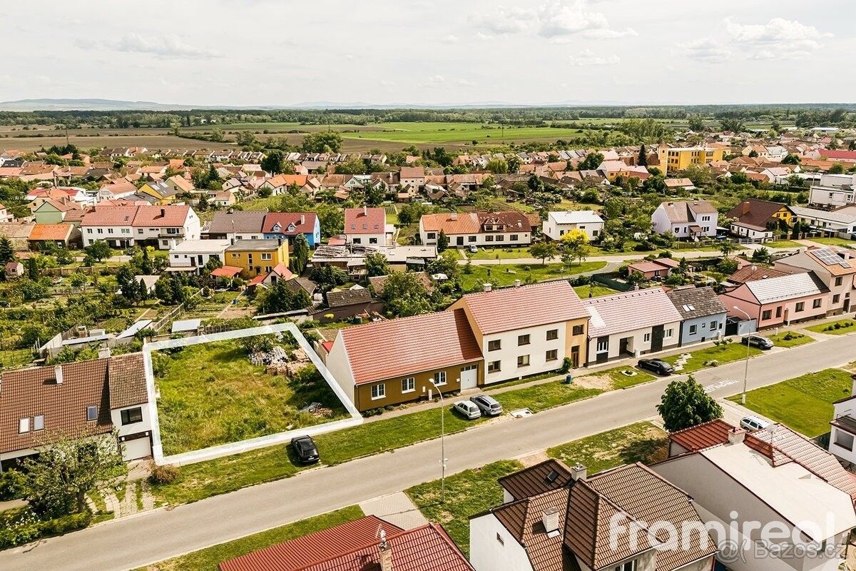 Prodej pozemek pro bydlení - Mikulčice, 696 19, 692 m²