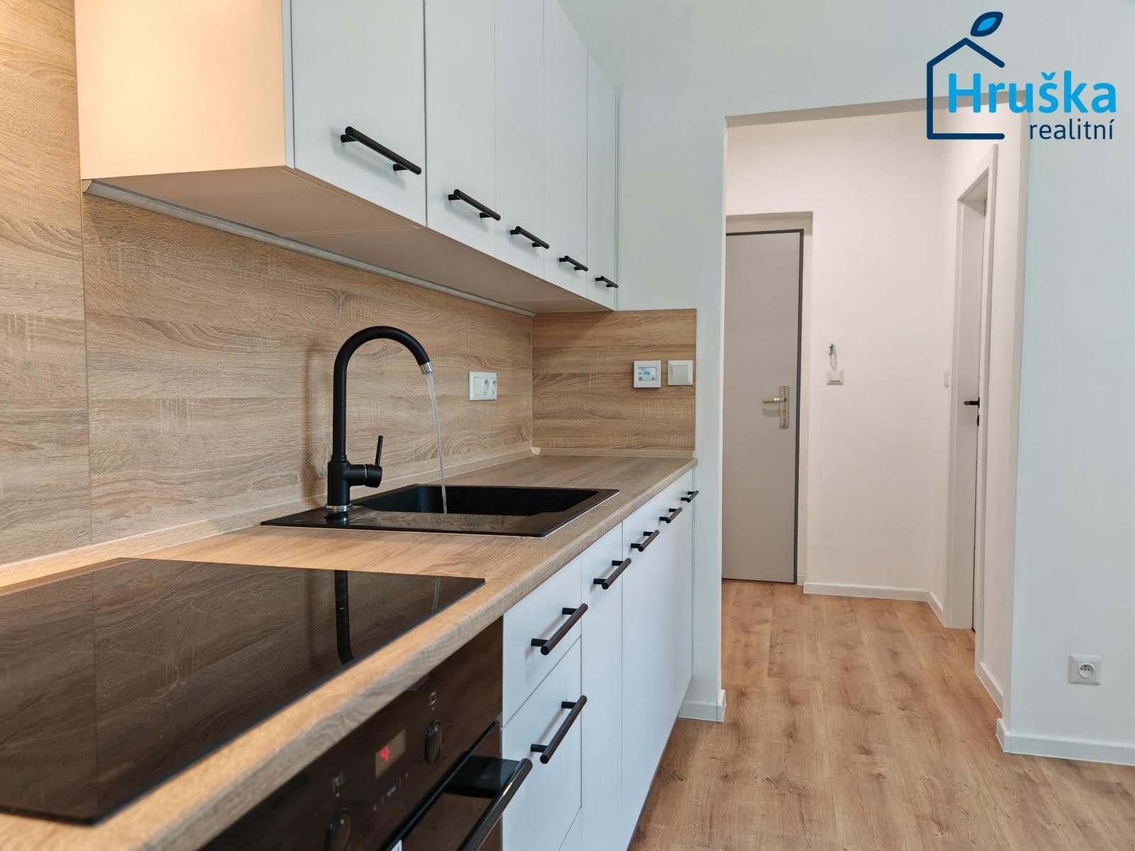 Pronájem byt 2+kk - Hany Kvapilové, Ostrava, 38 m²