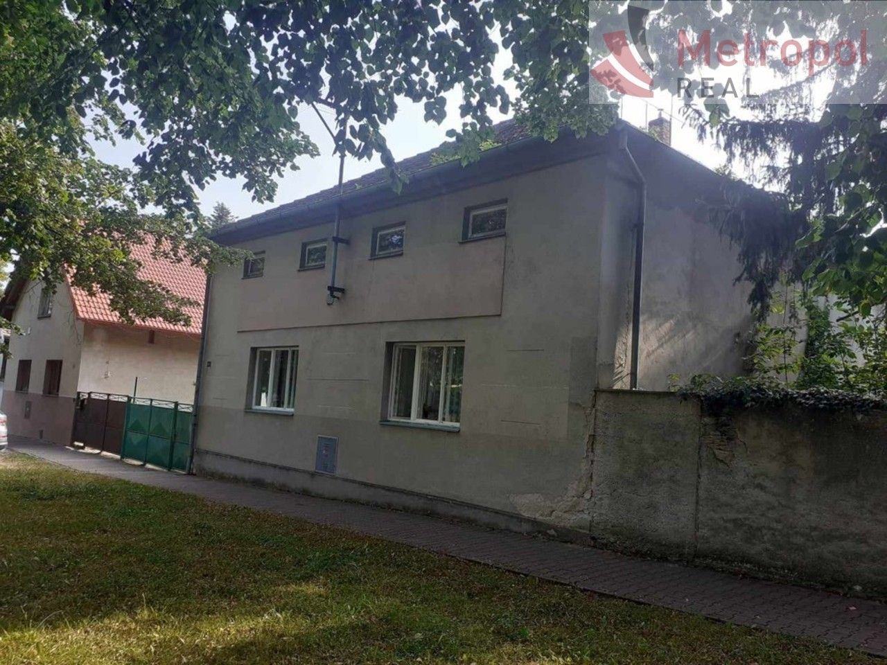 Ostatní, nám. Hrdinů, Moravany, 120 m²