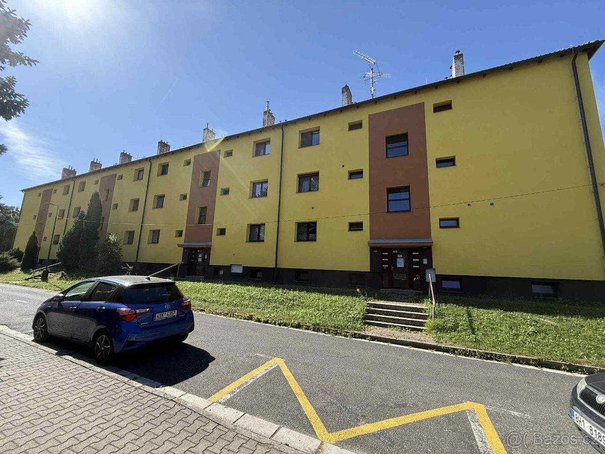 Byty, Chvaletice, 533 12