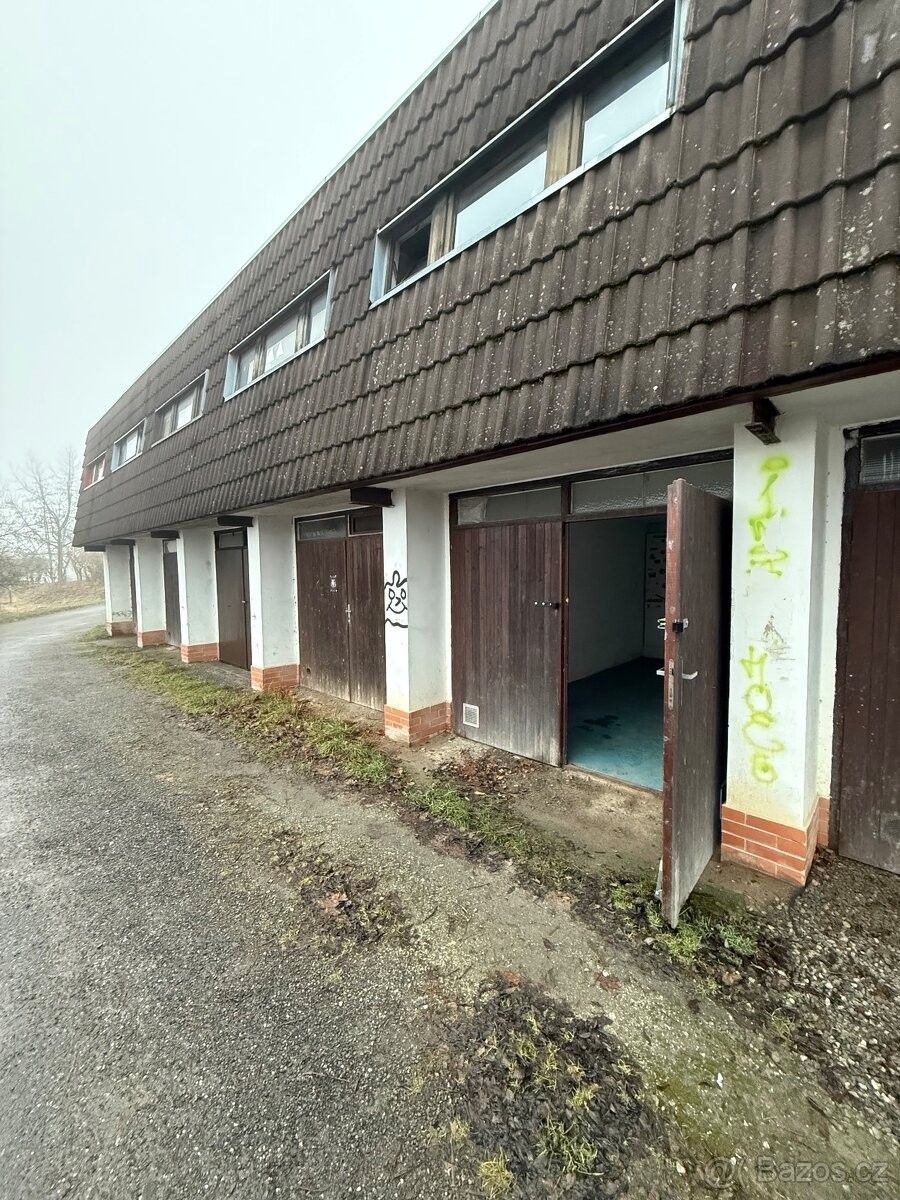 Garáže, Velké Meziříčí, 594 01