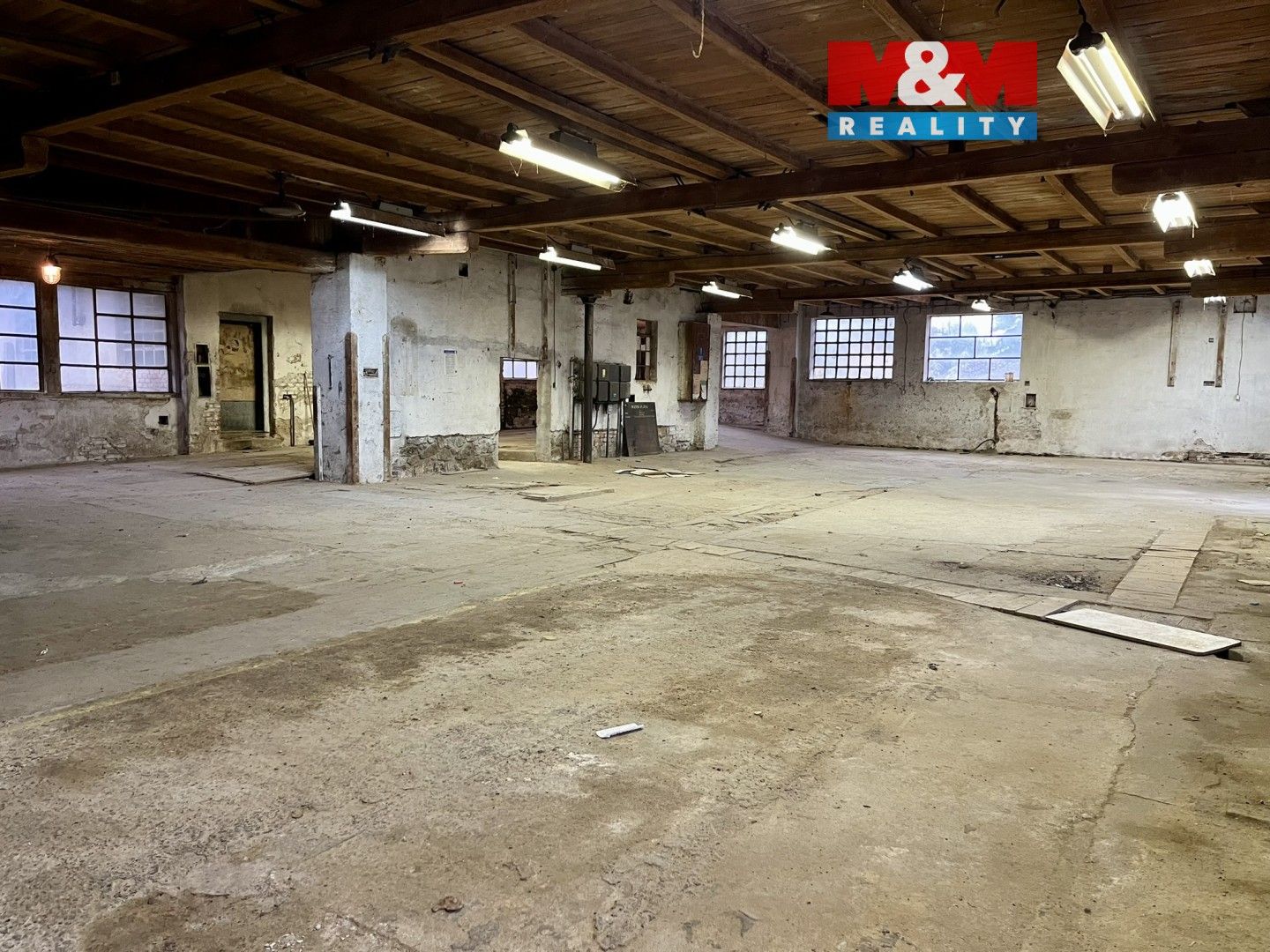 Sklady, Golčův Jeníkov, 305 m²