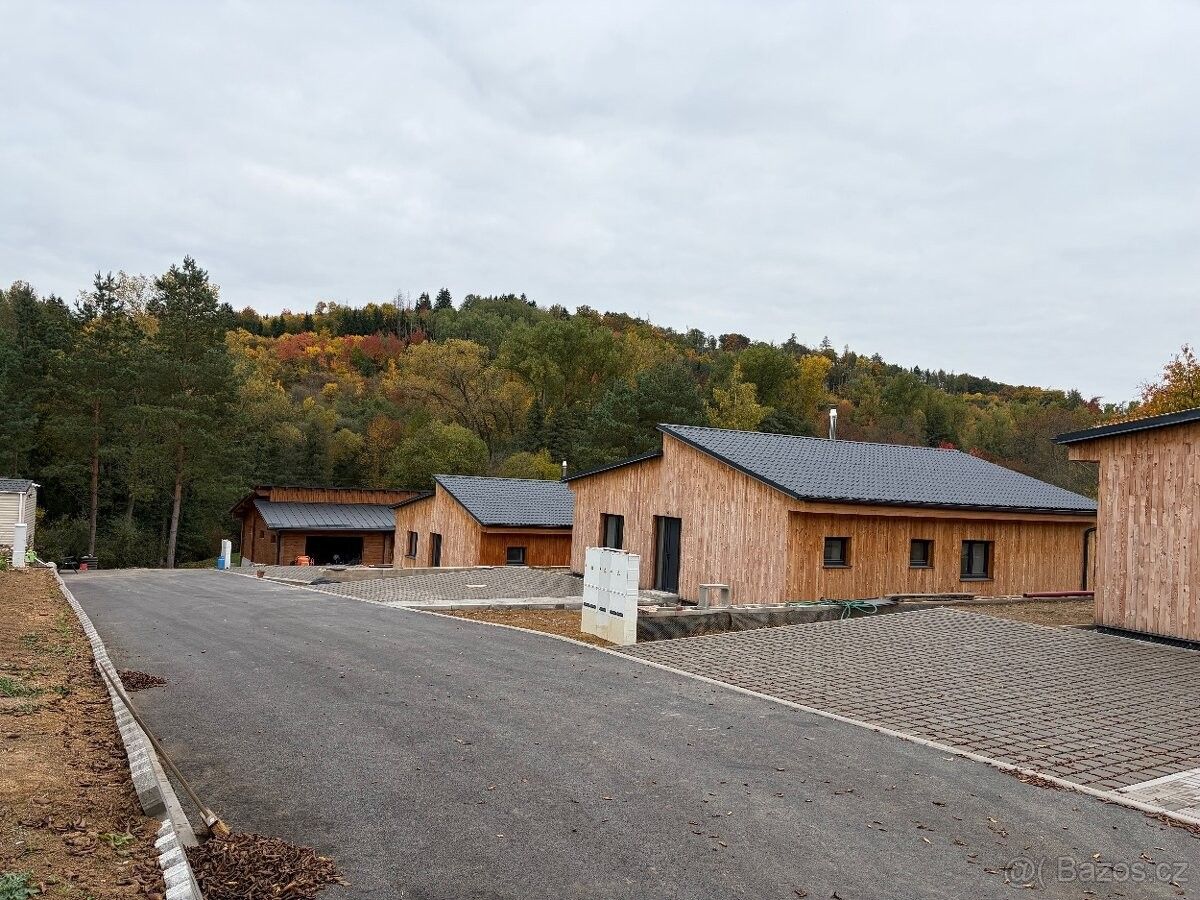 Rodinné domy, Bořitov, 679 21