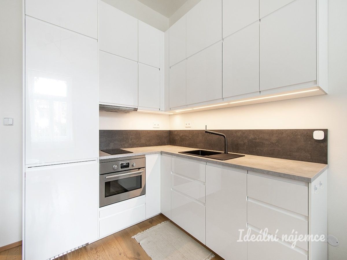 2+kk, Na Plzeňce, Praha, 44 m²