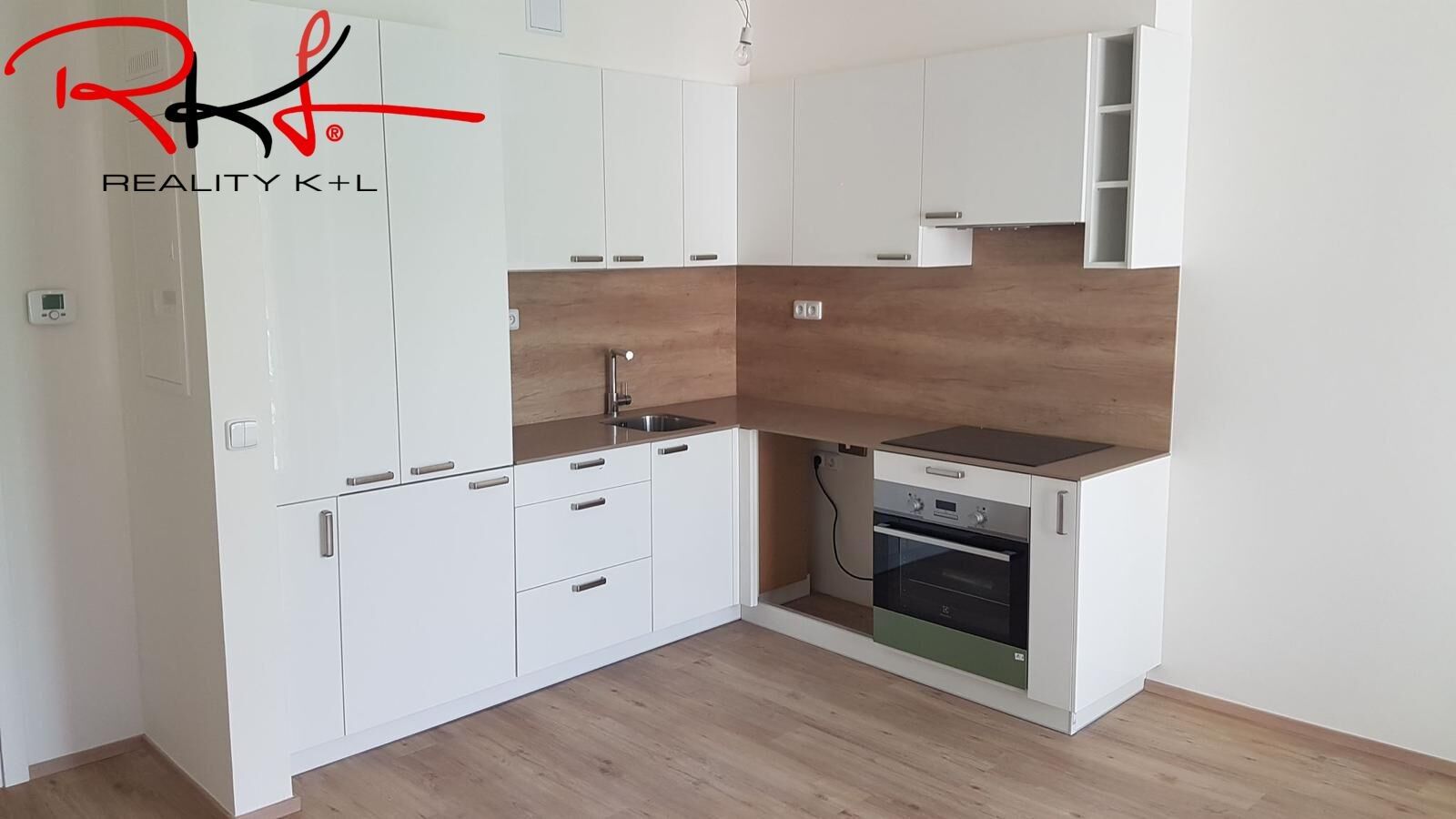 Pronájem byt 2+kk - Krátký lán, Praha, 33 m²