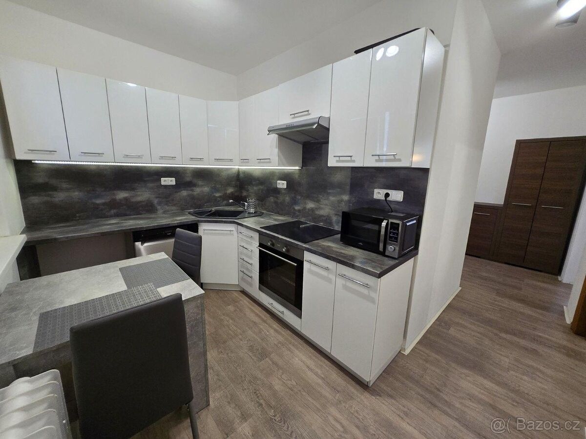 Byty, Chomutov, 430 03