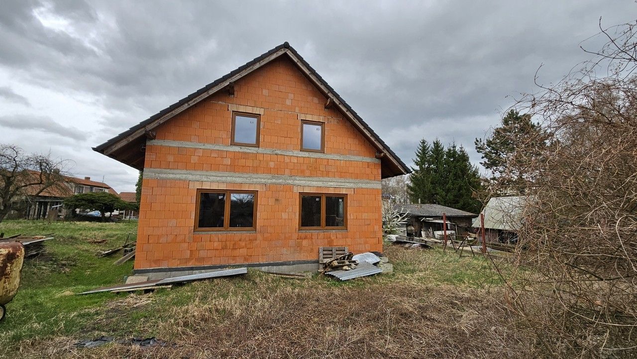 Prodej rodinný dům - Partyzánská, Velký Borek, 214 m²