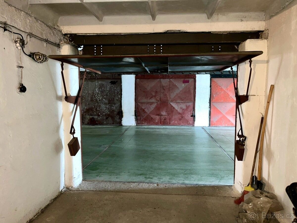 Garáže, Kladno, 272 01