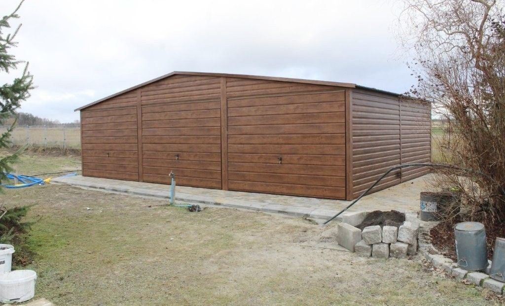 Garáže, Pustá Polom, 747 69