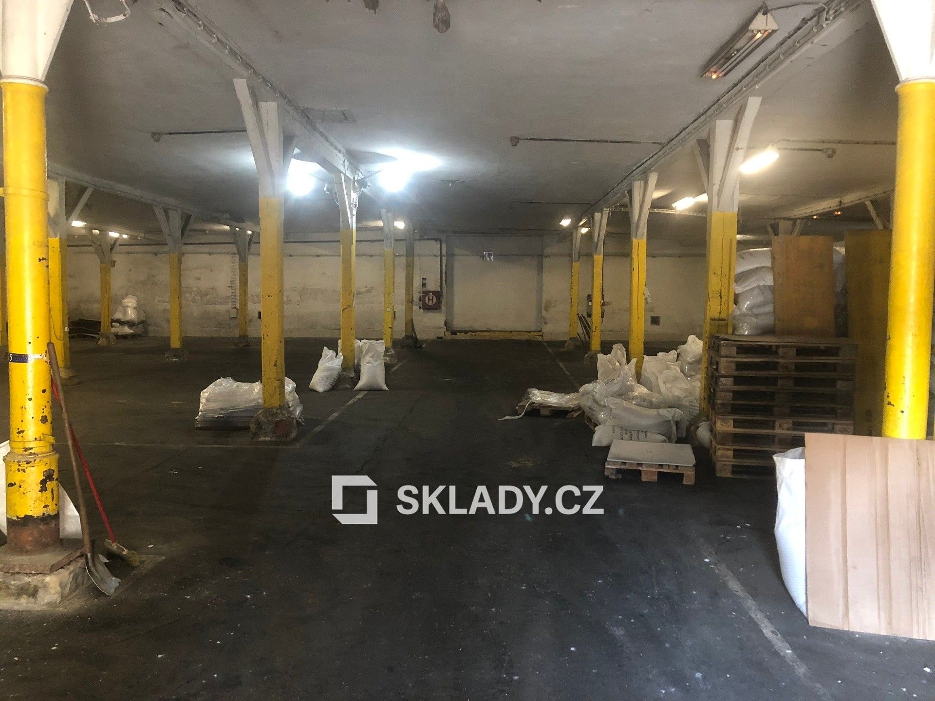 Sklady, Lobodice, 740 m²