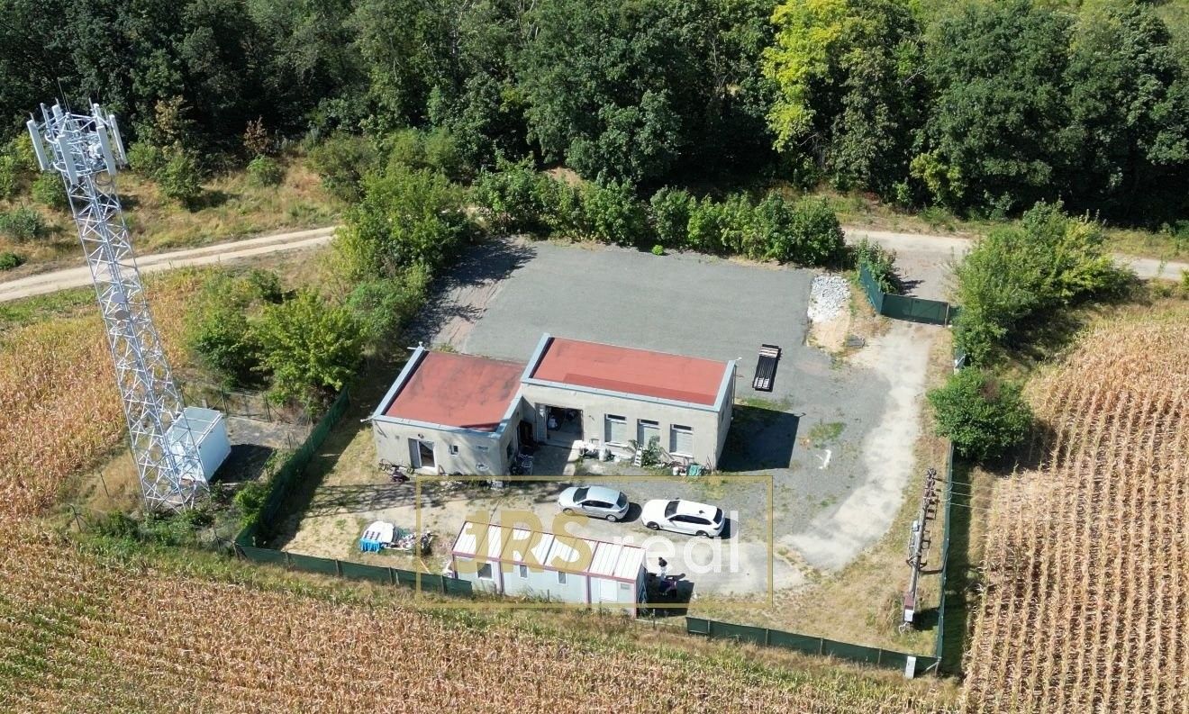 Prodej komerční pozemek - Medlov, 1 384 m²