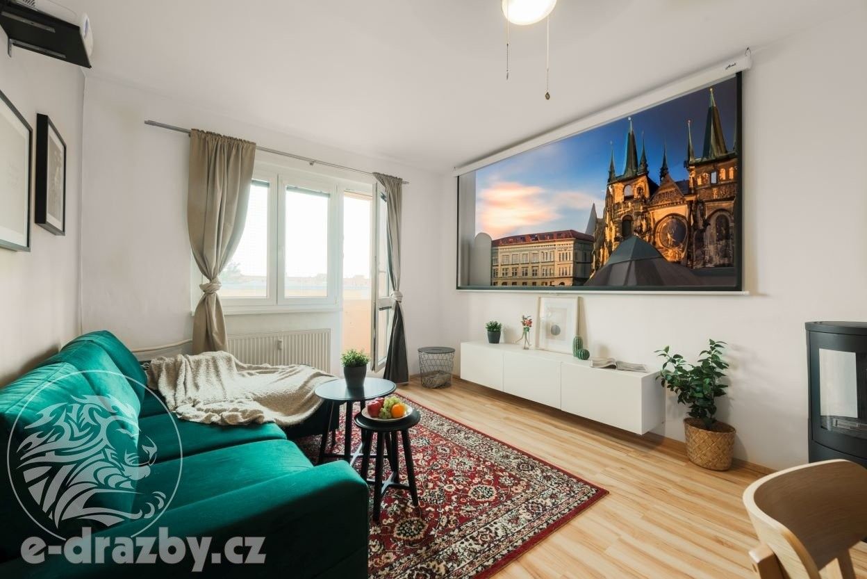 Prodej byt 2+1 - Chotutická, Praha, 51 m²