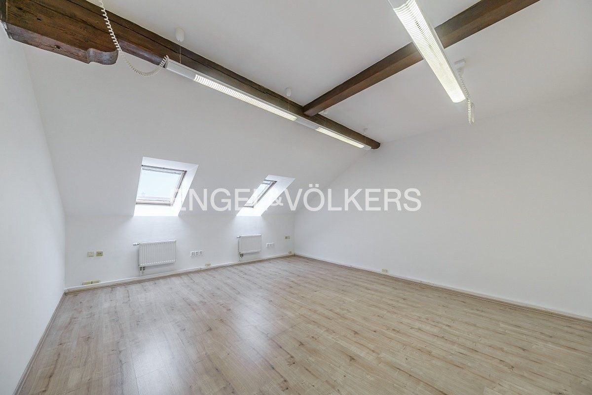 Kanceláře, Viktora Huga, Praha, 99 m²