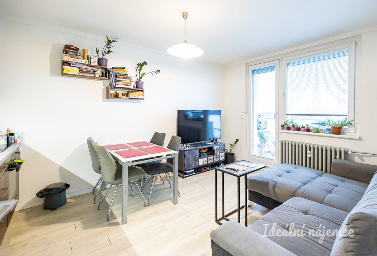 2+kk, Vratimovská, Praha, 31 m²