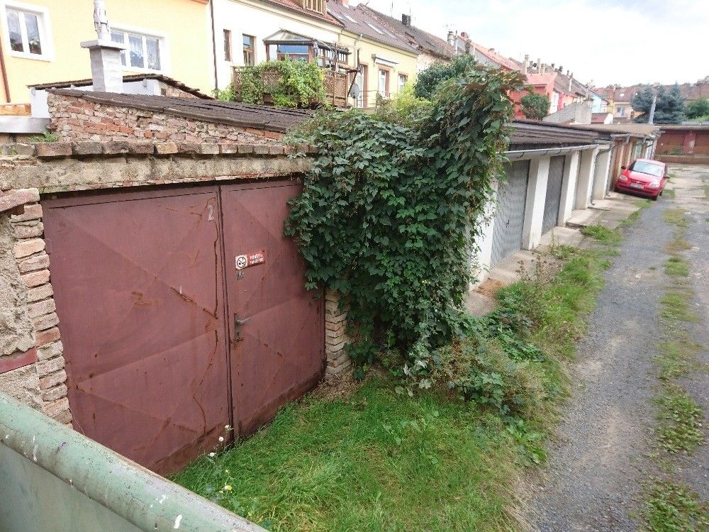 Garáže, Louny, 440 01