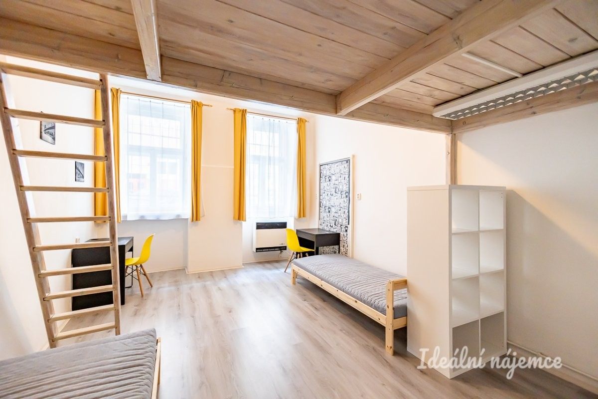 2+kk, Víta Nejedlého, Praha, 43 m²