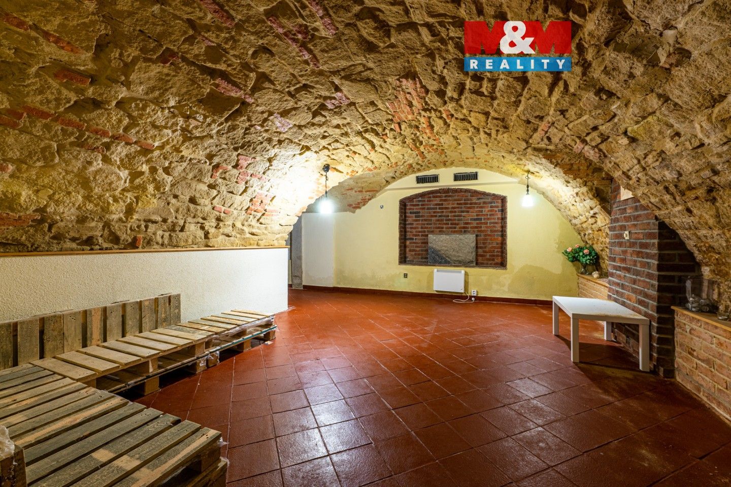 Restaurace, Zbrojnická, Plzeň, 130 m²