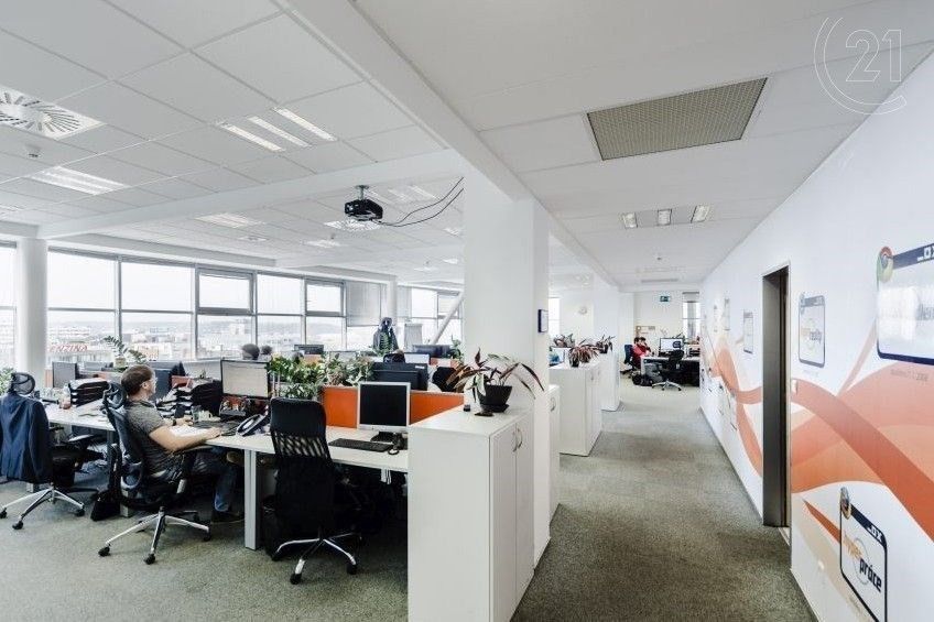 Pronájem kancelář - Doudlebská, Praha, 883 m²