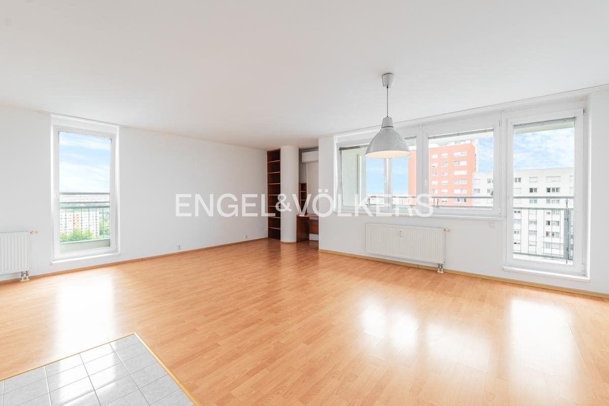 Prodej byt 2+kk - Petržílkova, Praha, 80 m²