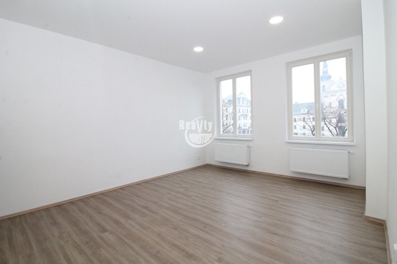 2+kk, Masarykovo náměstí, Jihlava, 66 m²