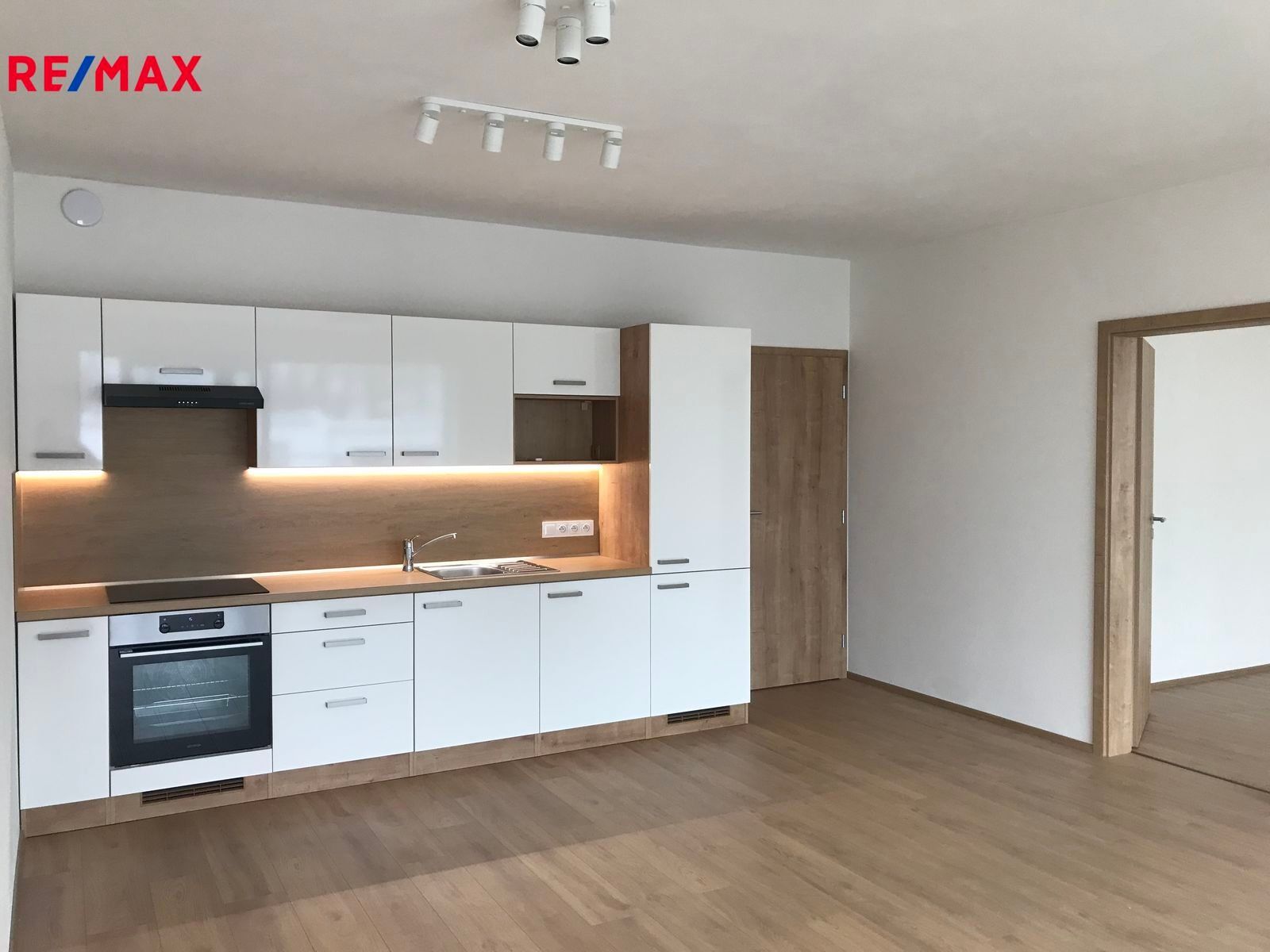 Pronájem byt 2+kk - Maxima Gorkého, Vyškov, 57 m²