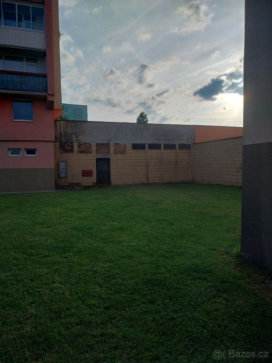 Garáže, Chomutov, 430 01