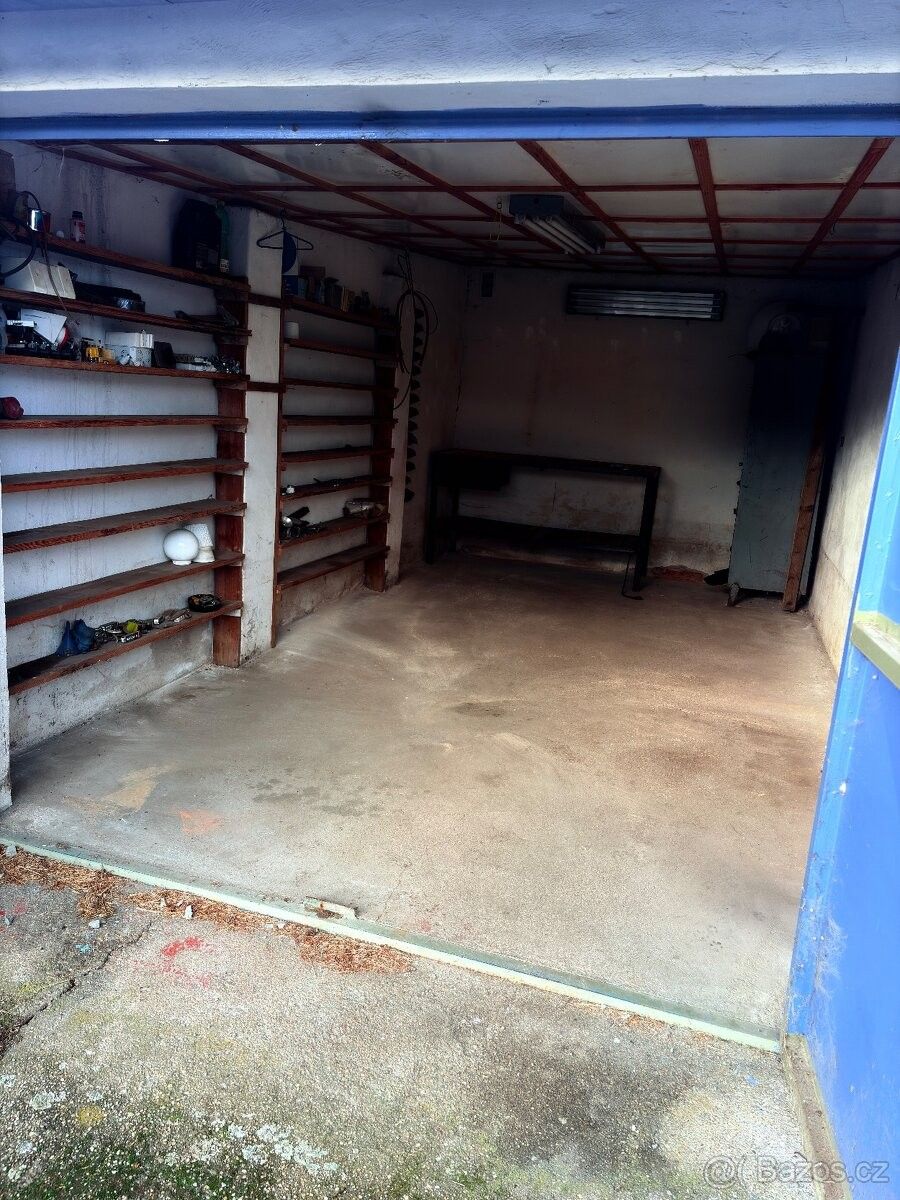 Garáže, Zákupy, 471 23