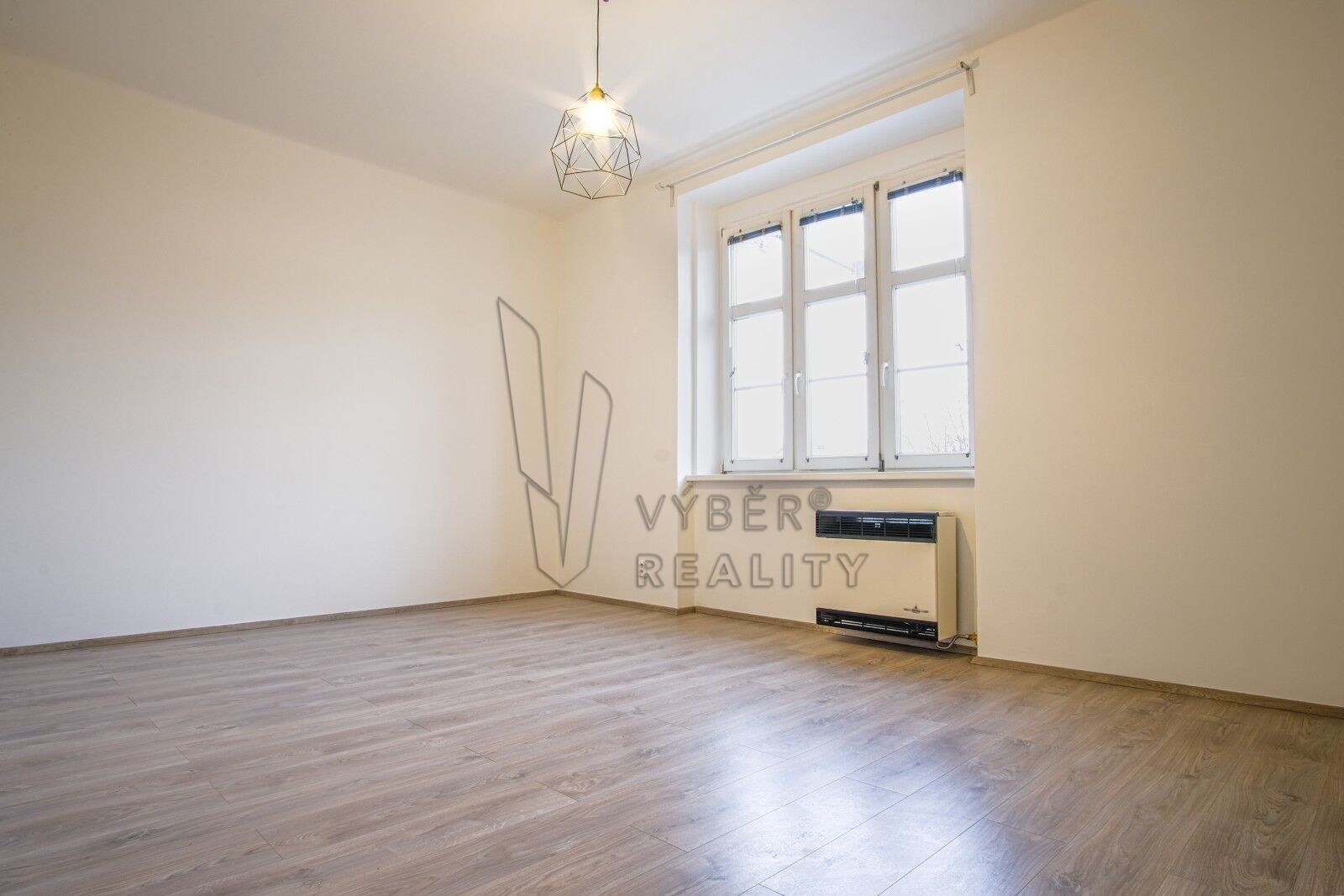 Prodej byt 1+kk - 5. května, Praha, 32 m²